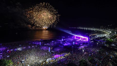 La playa de Copacabana durante el concierto de Shakira