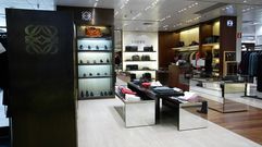 Mar�a Mart�nez Otero. Esta empresa de A Estrada firma la tienda de Loewe que aparece en la imagen