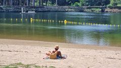 Ro Lrez a su paso por la playa fluvial de Pontevedra, en una foto de archivo