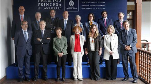 El jurado del Premio Princesa de Asturias de las Ciencias Sociales 2018, presidido por Carmen Iglesias, inició hoy las deliberaciones del galardón, cuyo ganador se dará a conocer mañana en Oviedo. 