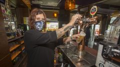 Los hosteleros de A Laracha, preocupados por la situaci�n sanitaria. En la foto, la cervecer�a M3