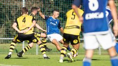 Cheli marca el gol de la victoria del Vetusta ante el Cay�n