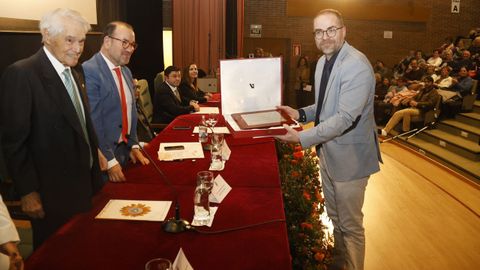 Entrega del Premio Aresa a Moexmu en la Facultade de Veterinaria de Lugo.