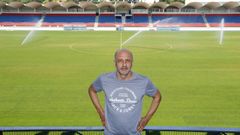 Jos� Carlos Rodr�guez, alias Pichi, posa en las gradas del estadio de O Couto.