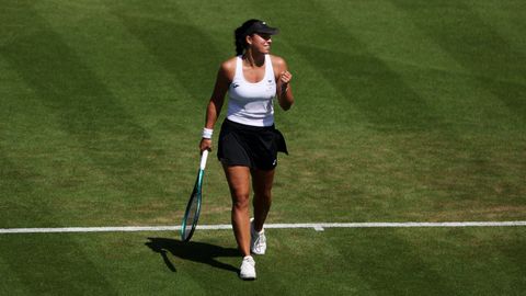 J�ssica Bouzas, durante su partido de segunda ronda en el torneo de Eastbourne esta semana, con derrota ante la estadounidense Madison Keys.