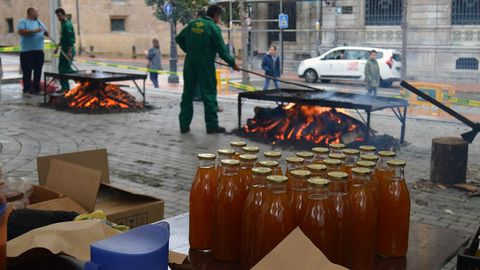 El �amag�estu� de la Sociedad Protectora de la Balesquida reparti� 700 kilos de casta�as y sidra dulce en Porlier