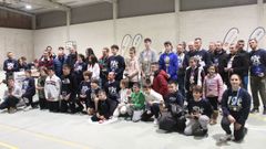 Foto de familia tras concluir el torneo de tenis.