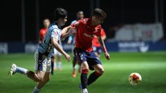 El jugador del filial Anxo Rodr�guez, en la ida frente al Osasuna Promesas en Tajonar.