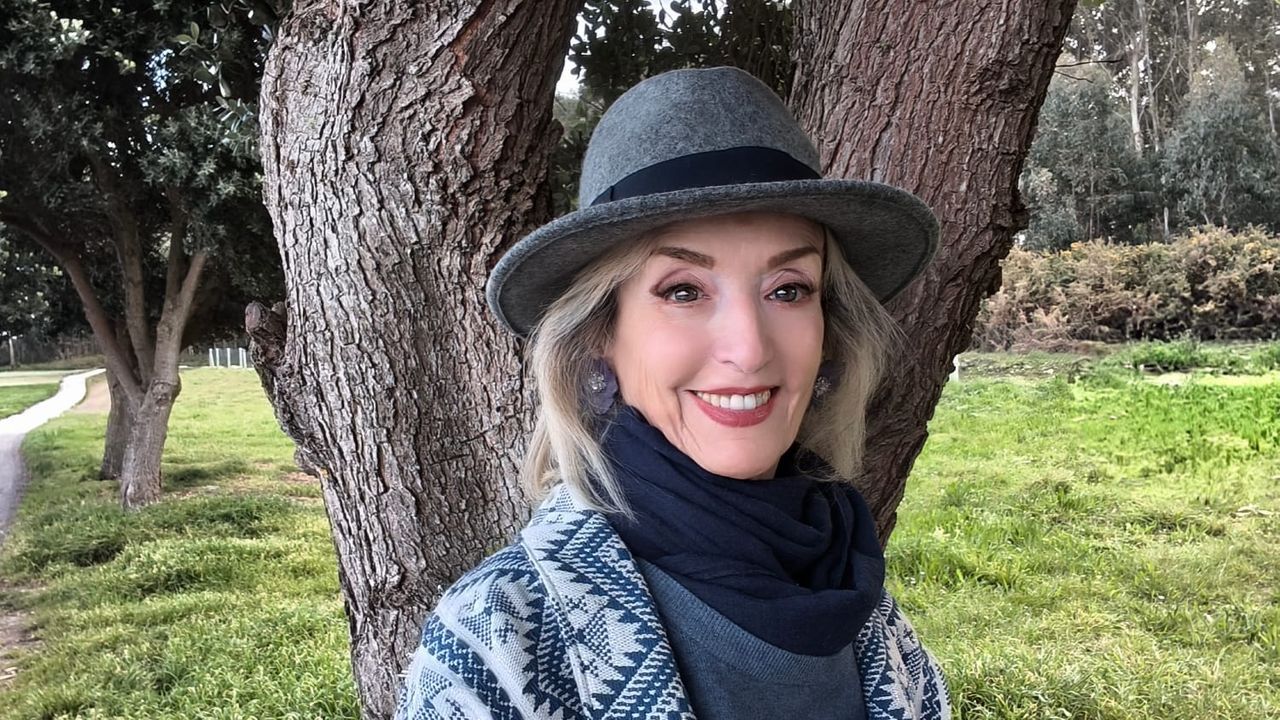 Luz López Arnau, Mrs. Abuela de Galicia, Mrs. Abuela de España y Mrs. Universo por la Paz: «Teño en pausa o de competir pero a desfiles benéficos e solidarios digo si»