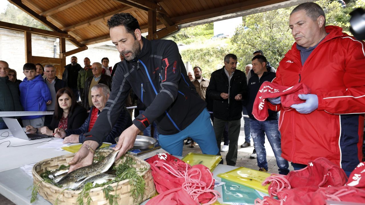 A Pontenova se sobrepone a la veda del salmón y reunirá en una exhibición a cinco campeones del mundo de pesca a mosca