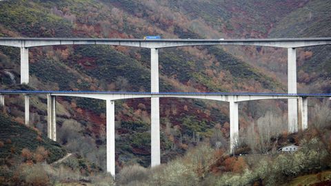 Viaducto de Samprn, en la A-6, uno de los ms altos de Espaa