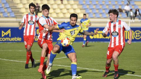 Una acci&oacute;n de la derrota del Juventud Cambados ante el filial del Lugo
