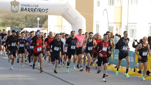 �scar Buj�n, de granate con el dorsal 1, tom� el mando desde la salida en el centro sociocultural de San Cosme en el mediod�a de este domingo.