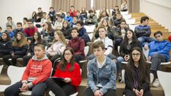 Actividade nunha das salas da biblioteca carballesa Rego da Balsa