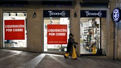 Tevas & Co liquida porque deja de estar en el centro, cerca de la clientela de a pie en las inmediaciones de Pr�ncipe, para quedarse solo con la nave de San Andr�s de Comesa�a 