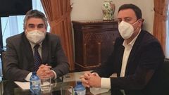 O ministro de Cultura (esquerda) e o presidente da Deputacin abordaron a colaboracin entre ambas entidades para colaborar no plan de dixitalizacin
