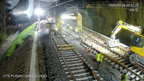 Trabajos para conectar el apartadero a la red general.