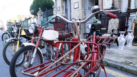 En el mercadillo hay antigedades, vinilos, artculos curiosos o repostera artesanal