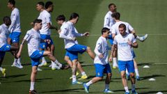 Valverde, el ferrolano �lvaro Carreras, Brahim D�az y Mastantuono, durante la sesi�n de entrenamiento previa al partido entre el Real Madrid y el Bayern de M�nich.