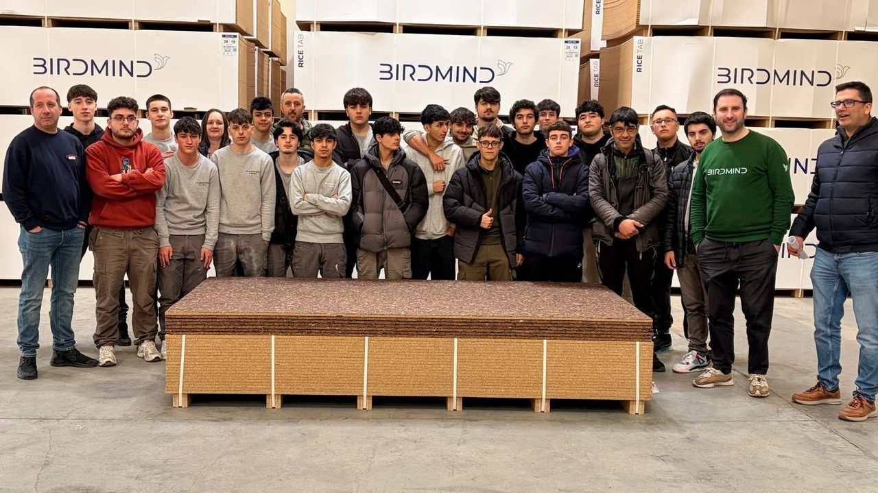 El IES Losada presenta en Santiago su proyecto de elaboración de tableros