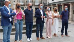 Caballero, en el centro, esta ma�ana junto a dirigentes del PSdeG en Ourense