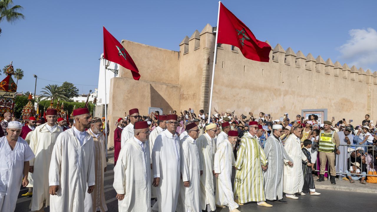 Un ministro marroquí habla de la liberación de Ceuta y Melilla ante Mohamed VI durante una celebración religiosa