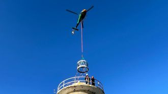 Despliegue espectacular para renovar el faro de C�es