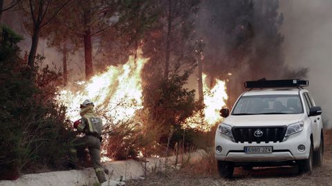 Incendio declarado en los montes de San Fiz