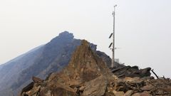 Una antena repetidora de televisi�n en la sierra de O Courel