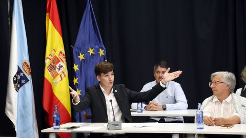 PLENO MOCION DE CENSURA EN EL CONCELLO DE RIBEIRA, DONDE LUIS PEREZ BARRAL ALCALDE DEL BNG CEDE EL BASTON DE MANDO A LA NUEVA ALCALDESA MARIA JOSE SAMPEDRO CANDIDATA DEL PP, PRIMERA MUJER EN ESTE PUESTO.