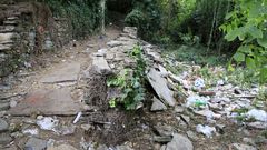 Estado en el que qued� uno de los muros de los caminos de O Carme