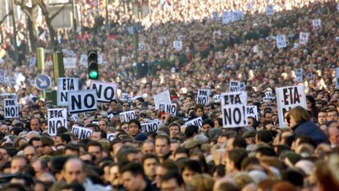 Manifestaci�n contra ETA en Madrid, en 2000