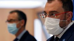 El consejero de Salud, Pablo Fern�ndez Mu�iz; y el presidente del Principado, Adri�n Barb�n
