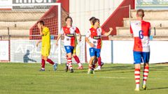Xandre (dorsal n�mero 2), celebrando el 1 de agosto su tanto al Pontevedra en el Trofeo San Roque.