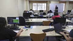 En la Academia Postal tambi�n preparan oposiciones, como el grupo que muestra la imagen