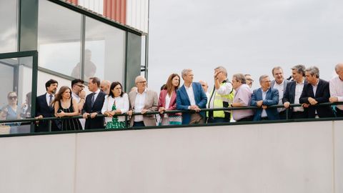 Autoridades institucionales y militares observaron una exhibicin de diferentes tipos descargas de agua