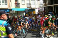 Los agentes controlan el tr�fico durante las pruebas deportivas. 