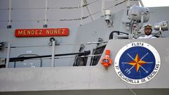 Un marino de la �M�ndez N��ez� a bordo durante la visita de ayer