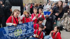 Los bailarines de la categor�a �baby� quedaron primeros en el Campeonato Internacional de Danza Urbana celebrado en Le�n (en la foto con la directora de la escuela, Jenny P�rez Bengoa)