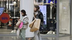 Compras en el centro comercial Oden, de Narn.