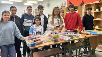 Participantes do obradoiro de coiro organizado no IES Sanxillao de Lugo