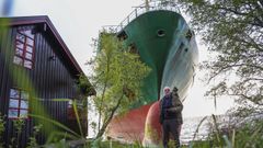 As qued el mercante encallado en Noruega, a pocos metros de una vivienda