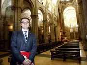 Ricardo Sanz supervisa la seguridad de la catedral.