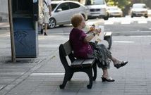 <span lang= es-es >Sigue el calor</span>. A pesar de que las temperaturas han descendido sigue siendo oportuno combatir los efectos del calor, protegi�ndose del sol y bebiendo regularmente para garantizar la hidrataci�n.