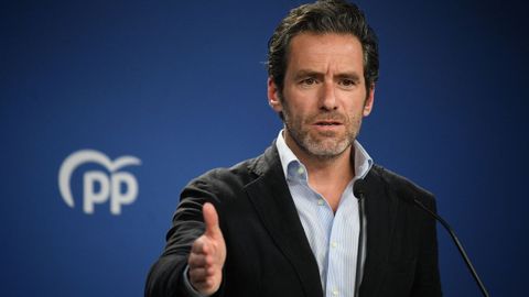El portavoz del PP, Borja Sémper, en rueda de prensa en la sede de Gérnova.