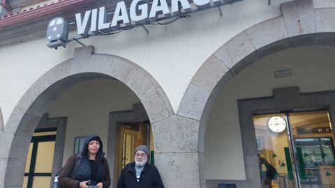 Afectados por la cancelaci�n de servicios ferroviarios en la estaci�n de Vilagarc�a