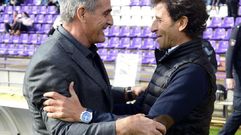 Paco Herrera y Luis Milla se saludan antes del Valladolid-Zaragoza