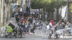 Terrazas en una calle de Ferrol, en el inicio del pasado puente festivo