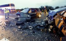 <span lang= es-es >Triste recuerdo</span>. La colisi�n en la que fallecieron, el 15 de noviembre, cuatro personas, tres eran de Noia, fue el �nico accidente con v�ctimas mortales que se registr� el a�o pasado en la comarca. 