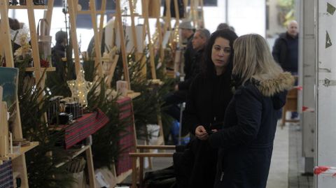 En el mercado de Petiscos de Nadal se instalaron 17 puestos de venta de productos de la zona